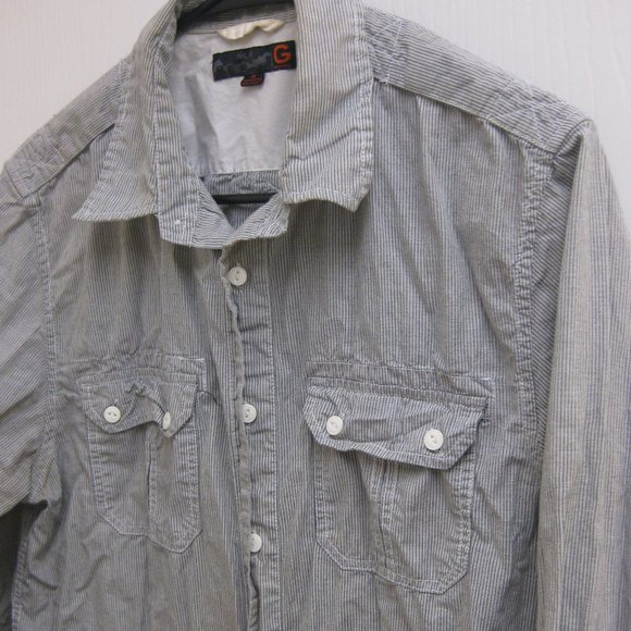EUC gray and white striped Guess button-up shirt M - Picture 2 of 4